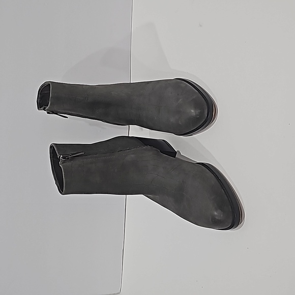 Sam Edelman Grey-Blue Snake Booties Size 6.5 - Picture 4 of 11